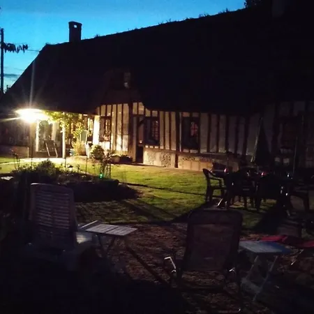 Ferienhaus Chaumiere Du Chateau D'o Et Sa Mini Ferme ,gite 21couchages *