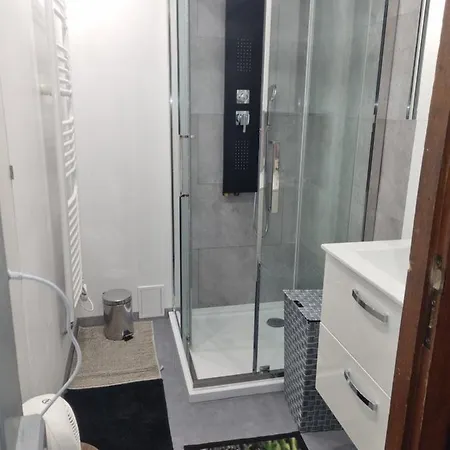 Chaumiere Du Chateau D'o Et Sa Mini Ferme ,gite 21couchages Holiday home Goupil-Othon