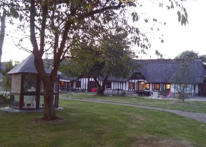 Chaumiere Du Chateau D'o Et Sa Mini Ferme ,gite 21couchages *